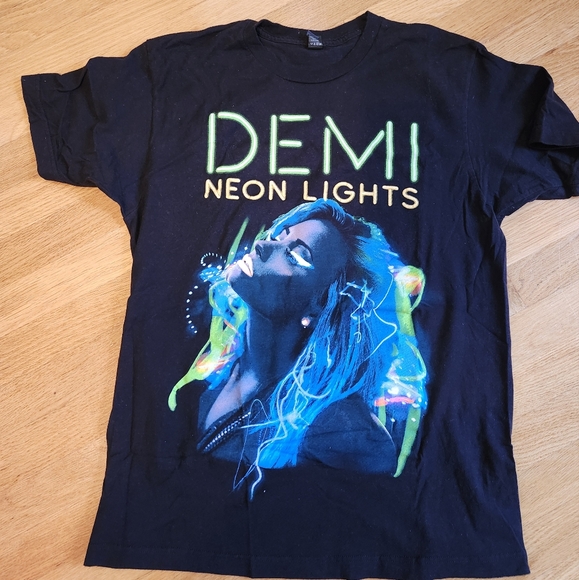 Demi Lovato Concert tee - Picture 1 of 3